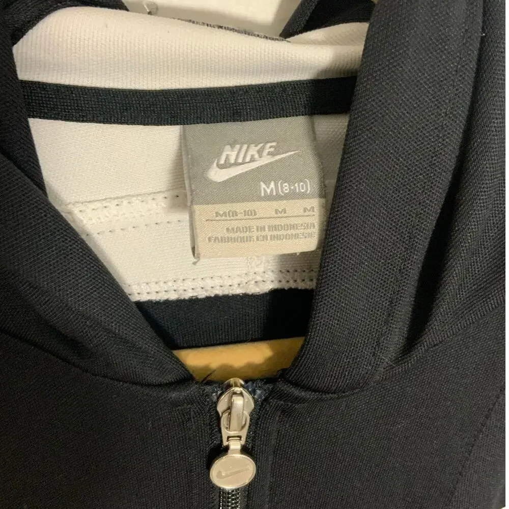 Nike Youth Light weight jacket‎ size medium 8-10